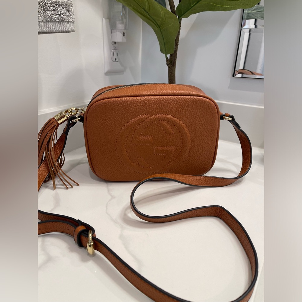 Brown shoulder bag gently used.